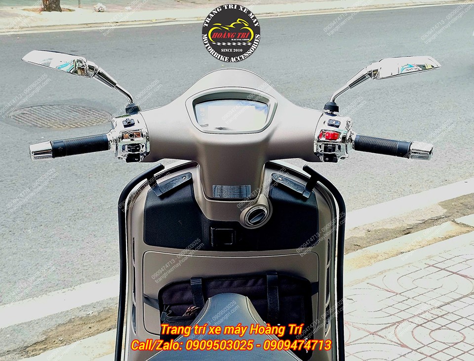 Khung bảo vệ mẫu B1 màu đen được lắp đặt cho Vespa GTS Super 300
