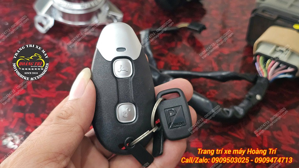 Chiếc remote với 2 nút bấm – tích hợp đầy đủ các tính năng cần thiết