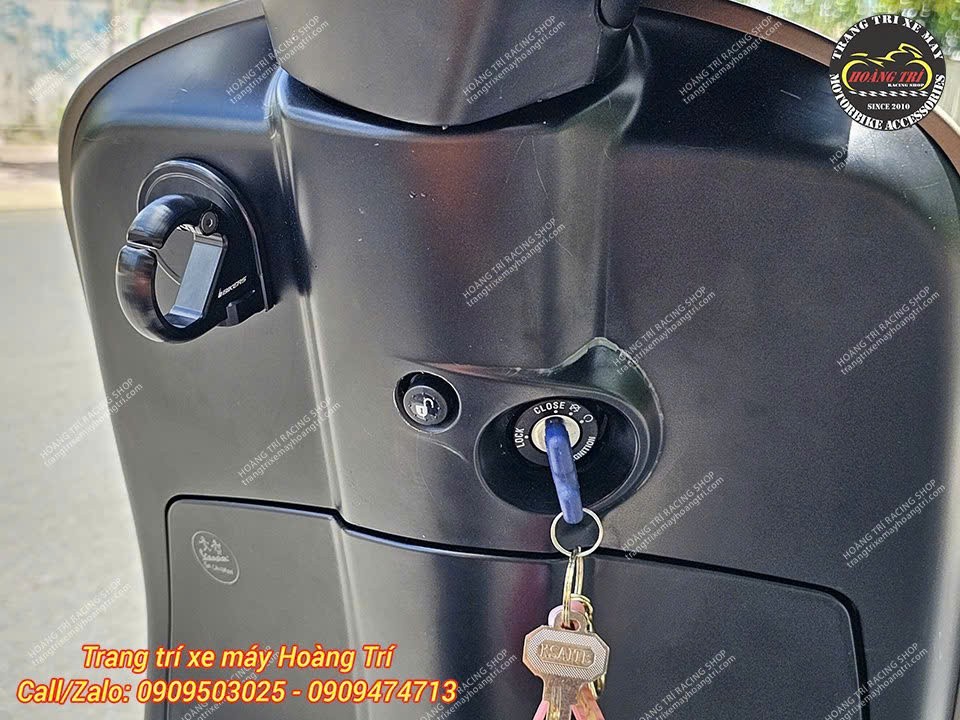 Hình ảnh Vespa Sprint-S TFT 2023 vẫn sử dụng bộ khóa nguyên bản