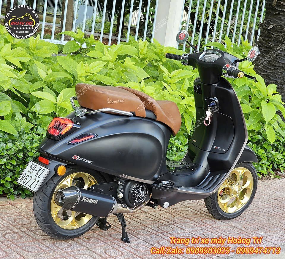 Chiếc xế cưng trước đó đã được nâng cấp với nhiều món đồ chơi kiểng bắt mắt