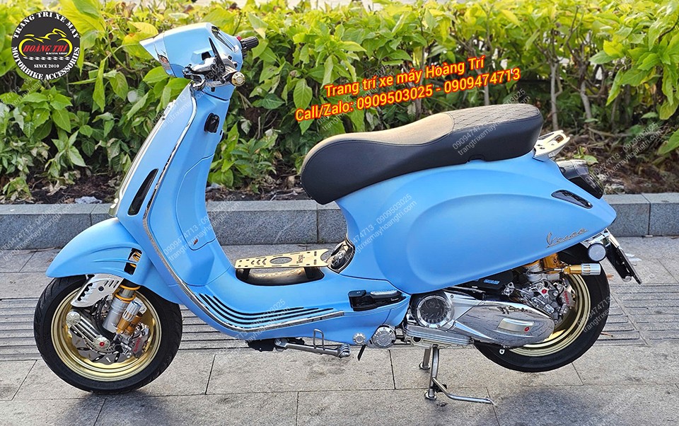 Phuộc sau Ohlins chính hãng là một điểm nhấn giúp xe thêm phần sang trọng