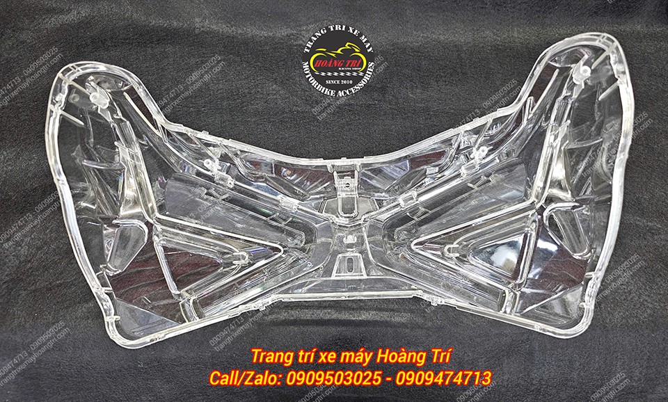 Mặt phía sau của mica đèn pha XMAX 300 với bộ khung chắc chắn chống chịu tốt
