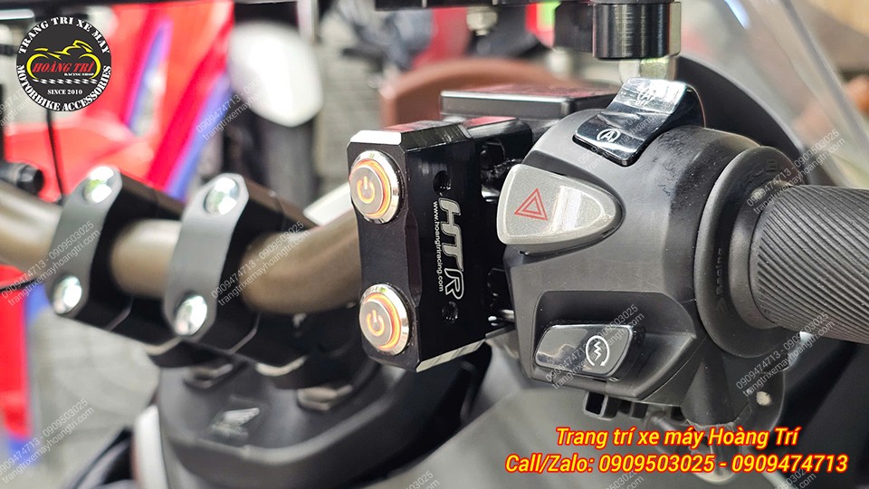 Cận cảnh công tắc HTR 2 nút được gắn tại vị trí tay lái bên phải