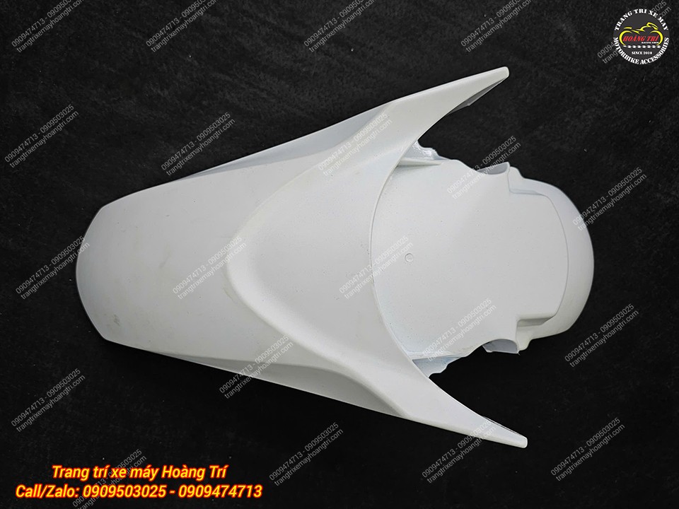 Cận cảnh chắn bùn trước được độ cùng phuộc Kingham để giúp cho việc độ chế dễ dàng hơn