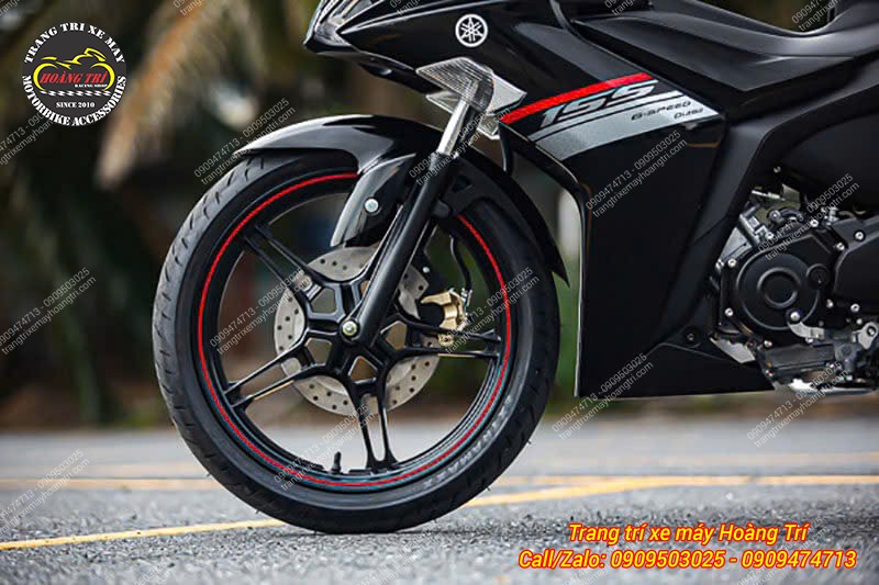 Anh khách đã mua dàn áo Excitere 155 về tự mình lắp đặt cho xe