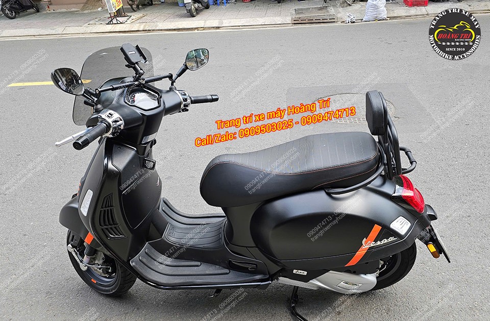 Tổng thể Vespa GTS Super Sport 2024 trở nên đẳng cấp hơn với các phụ kiện cơ bản đến từ Hoàng Trí Shop