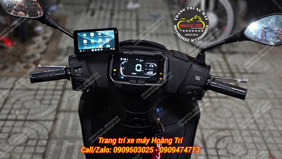 Cho phép bạn sử dụng Apple CarPlay hoặc Android Auto ngay trên màn hình