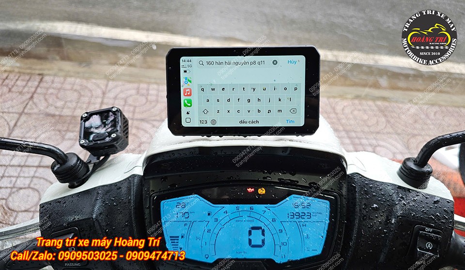 Ngoài ra, bạn cũng có thể nhập điểm đến trực tiếp trên màn hình một cách dễ dàng