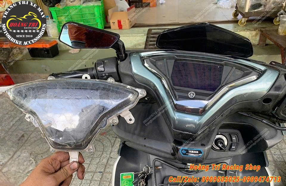 Việc thay mới cụm đồng hồ giúp phục hồi khả năng quan sát thông tin của xe NVX 2021