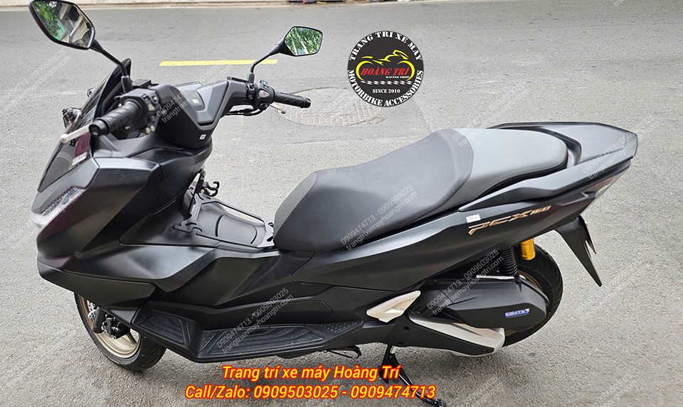 Việc lắp đặt không gây ảnh hưởng đến thao tác mở nắp bình xăng trên xe PCX 160 2025