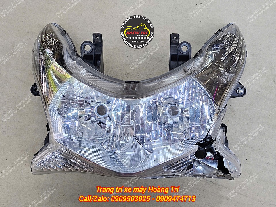 Chuẩn bị tiến hành thay cụm đèn pha zin phiên bản Việt Nam cho PCX 2010
