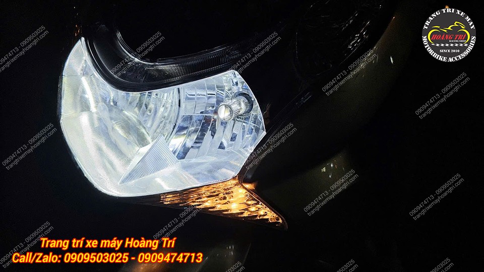 Cường độ ánh sáng đủ mạnh để đảm bảo an toàn khi chạy xe ban đêm mà không cần thêm giải pháp tăng sáng