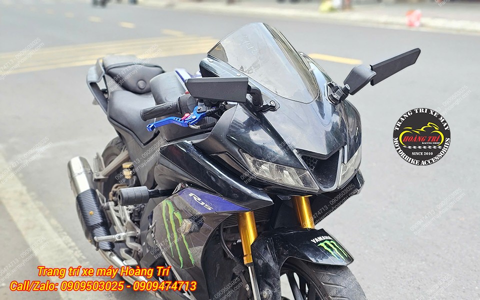 Kính hậu H2R đã thay thế cho gương zin trên xe R15