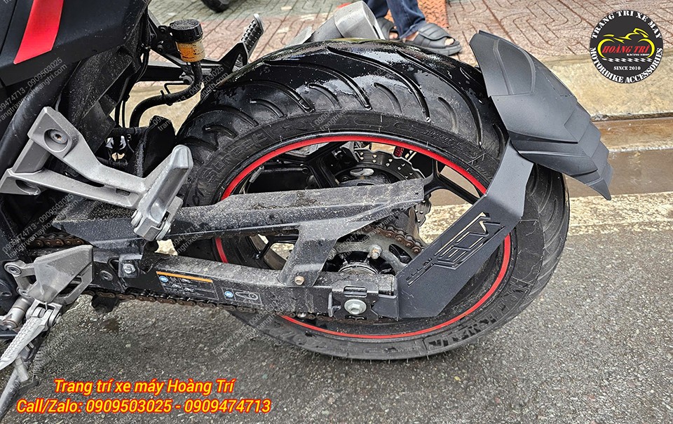 Ngoài tác dụng chắn bùn hiệu quả, phụ kiện này còn giúp xe trông phong cách hơn
