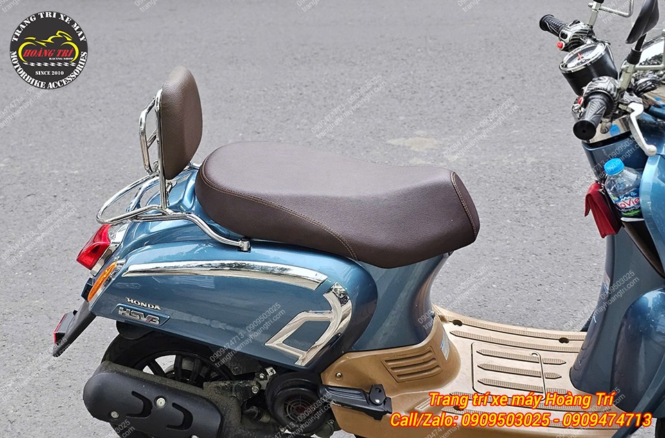 Kiểu dáng của baga cũng mang đậm phong cách sang trọng giống như dòng Vespa
