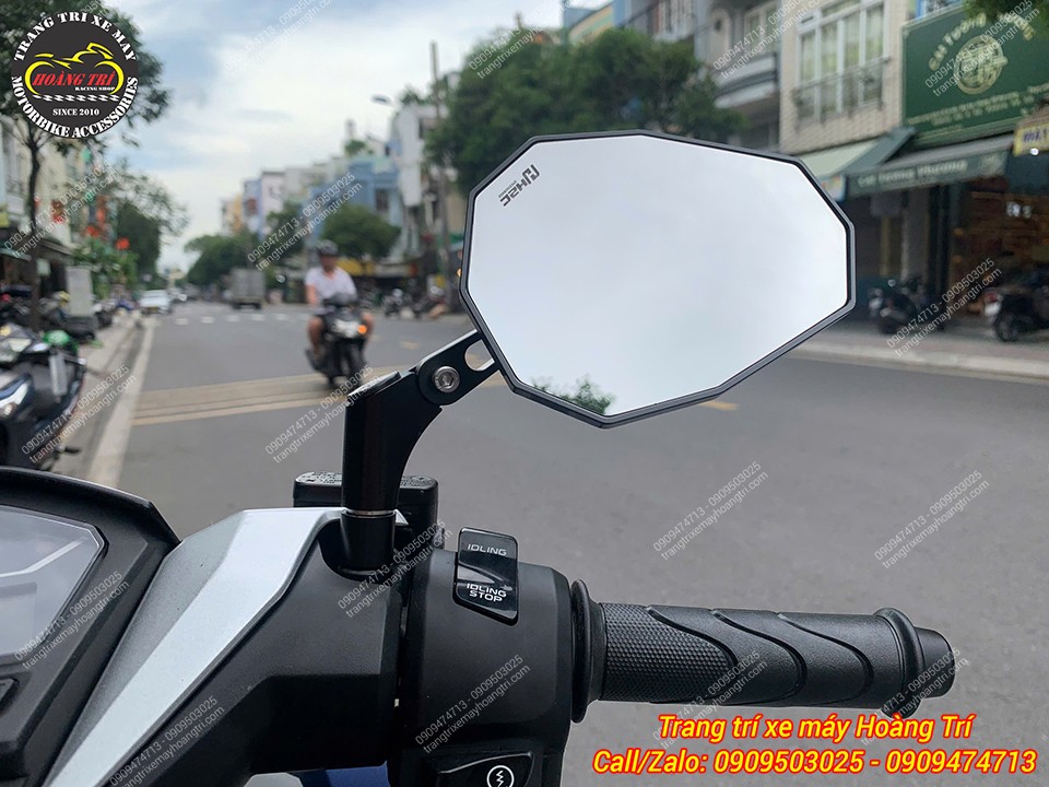 Thiết kế viền mỏng giúp mở rộng tầm nhìn và tăng tính thẩm mỹ cho xe