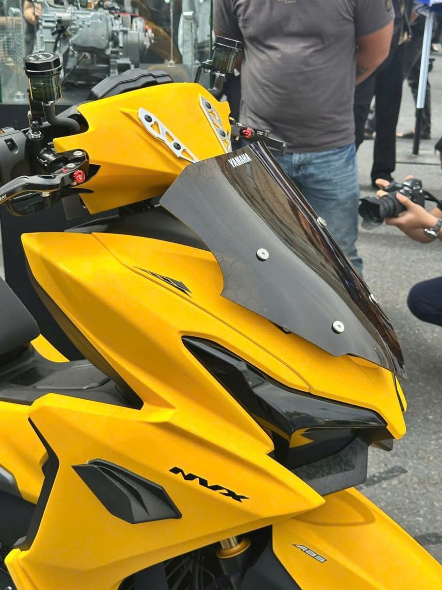 Màu vàng được custom lại từ bản chính mang đến diện mạo mới