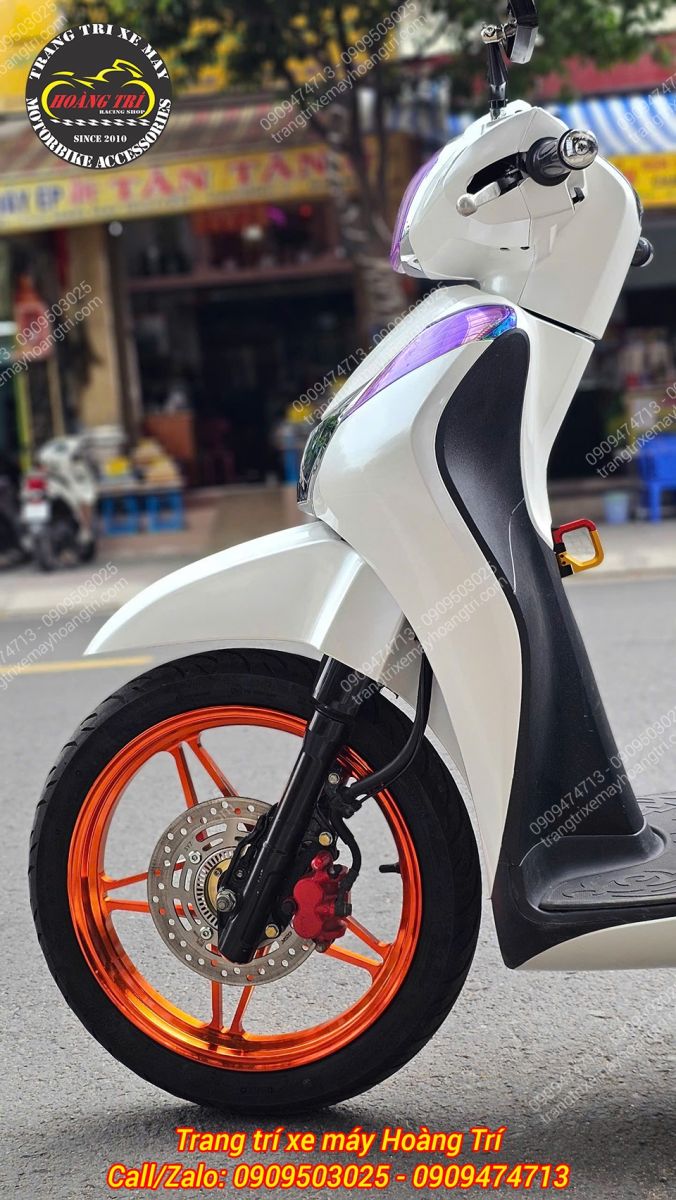 Tông màu cam nổi bật phù hợp với những ai muốn tạo điểm nhấn cá tính cho chiếc xe của mình