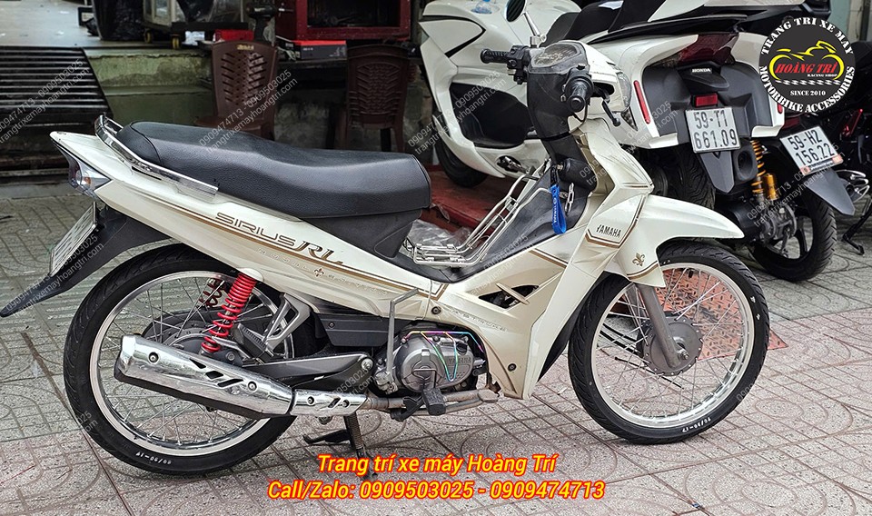 Phong cách mới lạ tạo nên sự khác biệt rõ rệt với bản xe zin