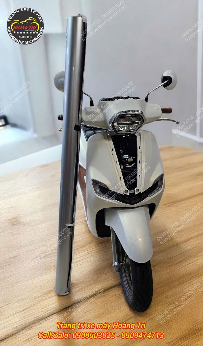 Decal đã sẵn sàng, bên cạnh là chiếc Stylo 160 nguyên bản với màu trắng nhám