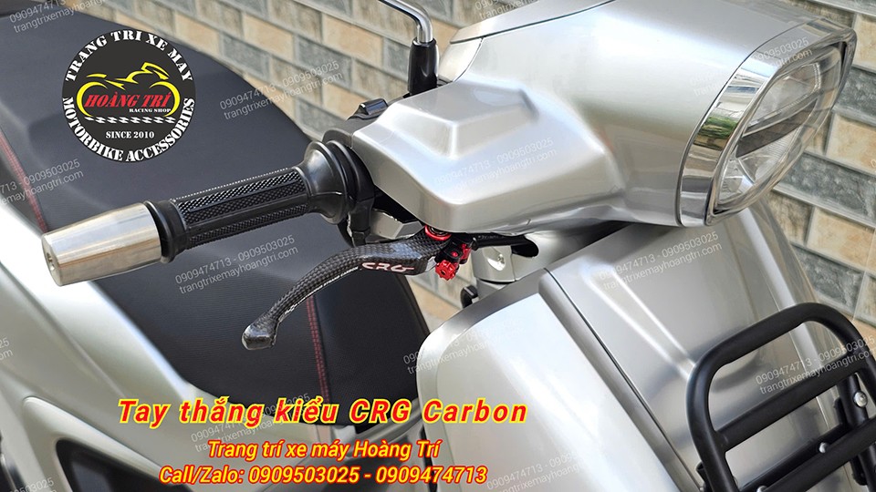Toàn bộ 3 món phụ kiện nâng cấp được bố trí tại vị trí tay lái phải