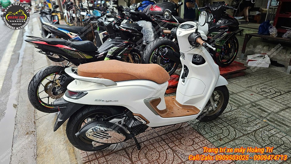 Sự phối hợp giữa các gam màu khiến chiếc xe trở nên đẳng cấp và thanh lịch