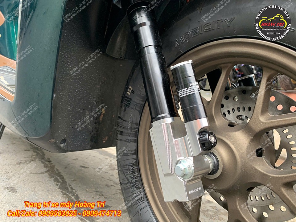 Phuộc có tích hợp bình dầu giúp cải thiện hiệu quả nhún khi sử dụng trên Stylo 160