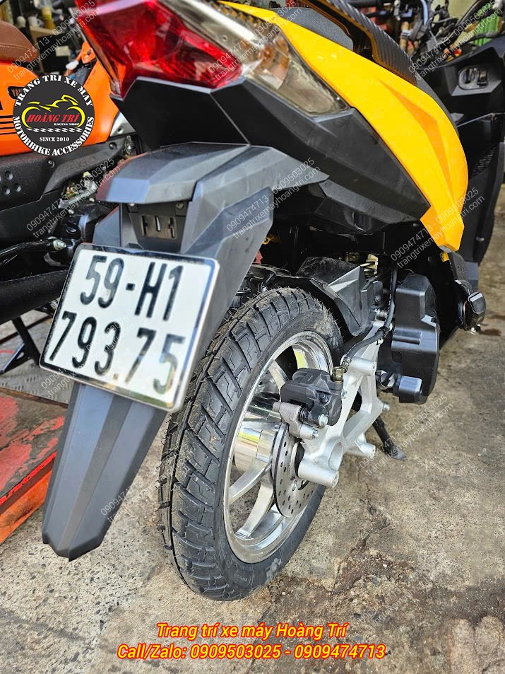 Phía sau xe Vario 2015 đã được nâng cấp với đĩa sau độ
