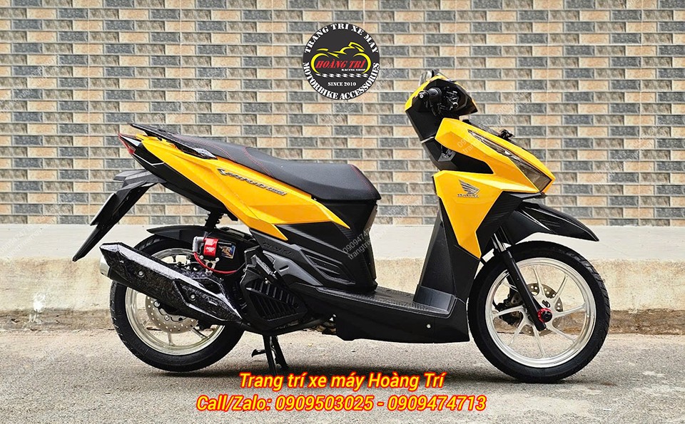 Góc phải xe có mobin sườn MSD đỏ làm tăng thêm vẻ nổi bật cho phần bánh sau