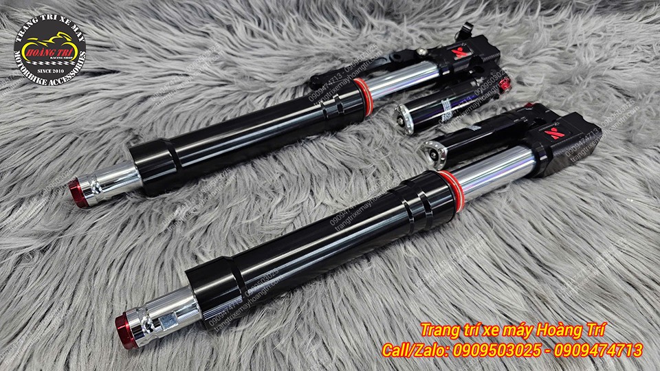 Kiểu dáng mạnh mẽ đậm chất thể thao với cấu trúc phuộc ngược ấn tượng