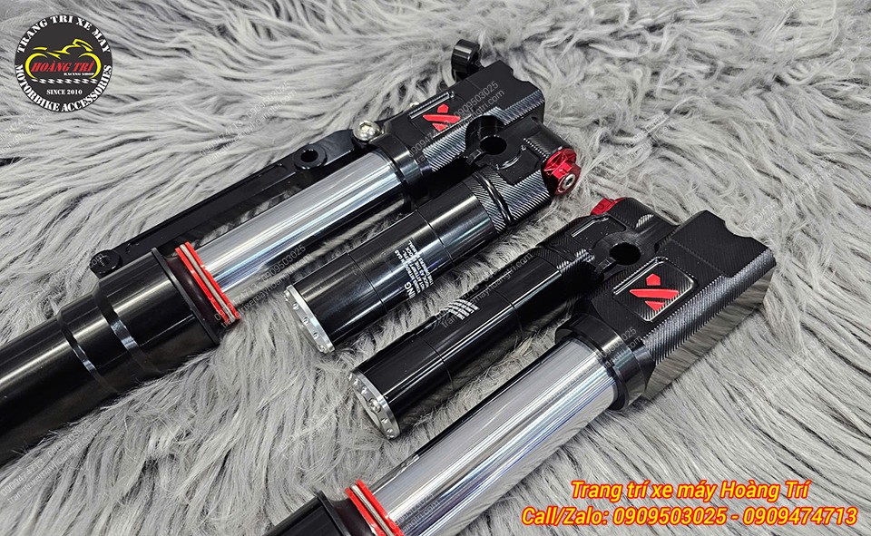 Góc nhìn chi tiết bình dầu đi kèm trên phuộc Kingham Upside Down bản màu đen của Vario 125/150