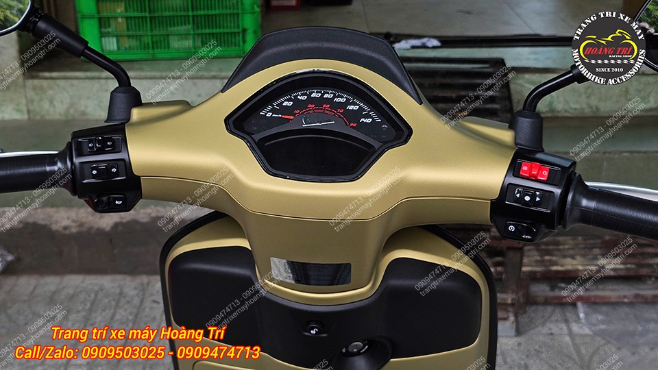 Khi mở khóa, đồng hồ hiển thị hiệu ứng quét tua rất đẹp mắt