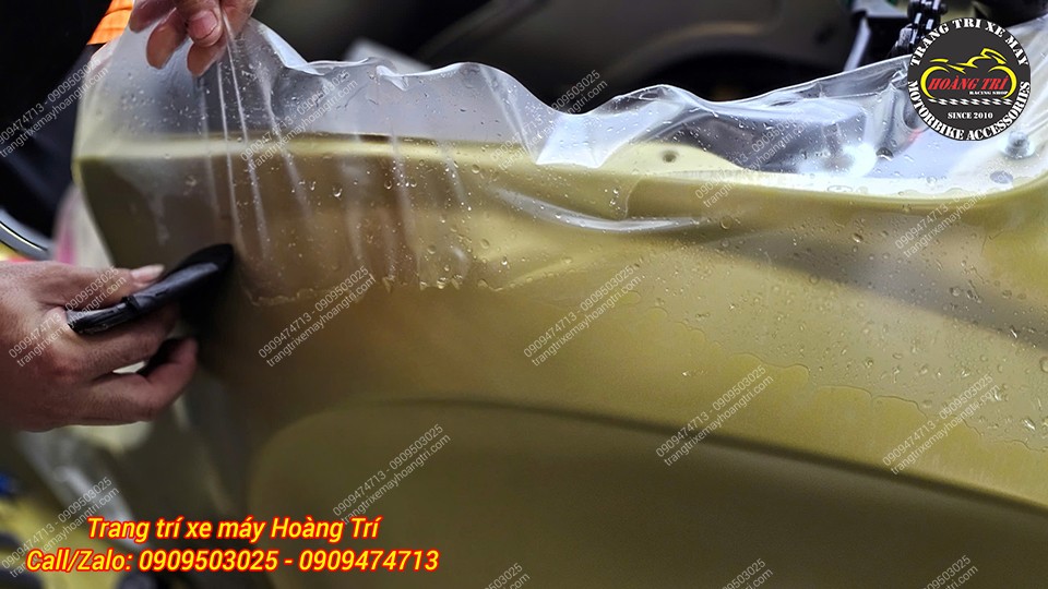 Lớp PPF được lựa chọn với bề mặt nhám đồng điệu với màu sơn xe