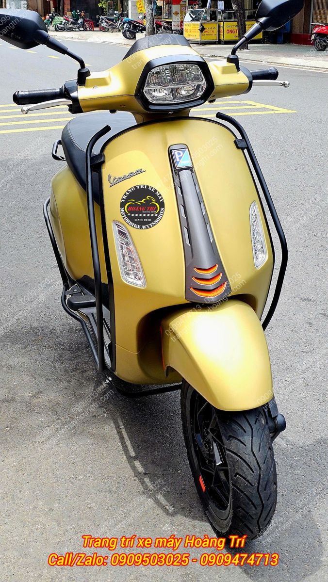 Thiết kế góc nghiêng phần cà vạt trên Vespa Sprint S 125 2025 Limited Edition được làm mới để tạo sự khác biệt