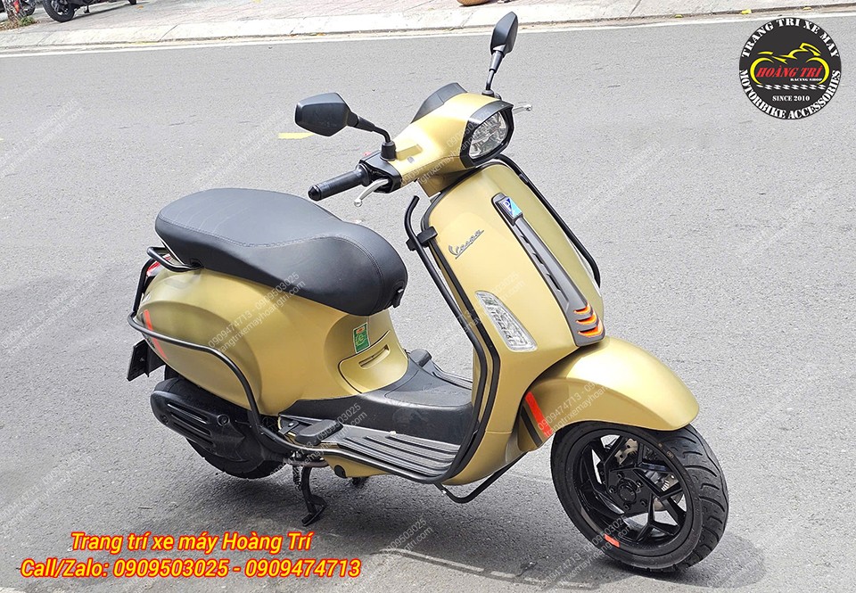Sau khi lắp đặt bộ khung, diện mạo của Vespa Sprint trở nên bề thế và cứng cáp hơn