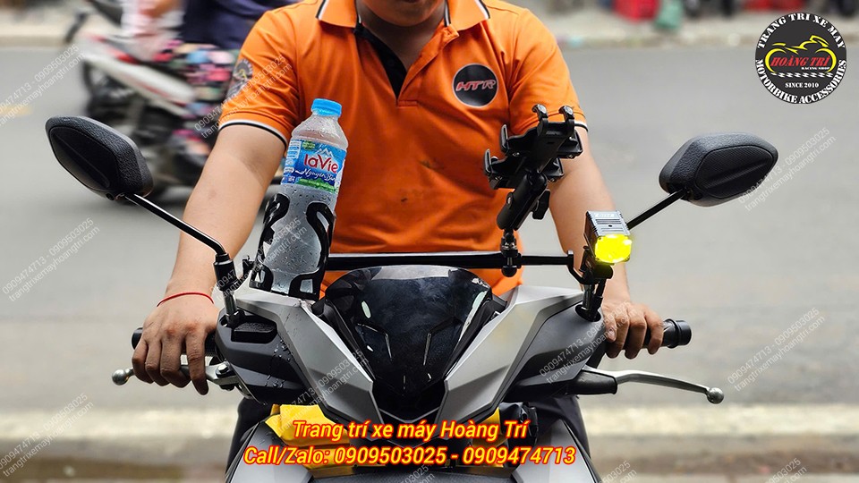 Anh khách cũng nâng cấp đèn trợ sáng kèm theo mạch auto passing