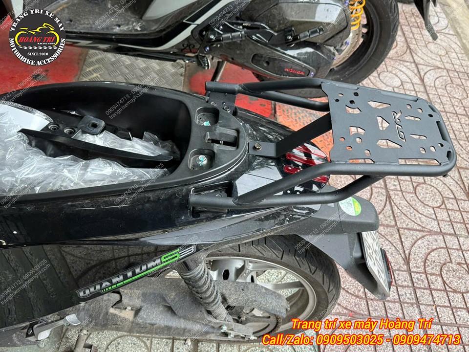 Các điểm bắt ốc của baga sau phong cách GTR đều có sẵn vị trí lắp đặt