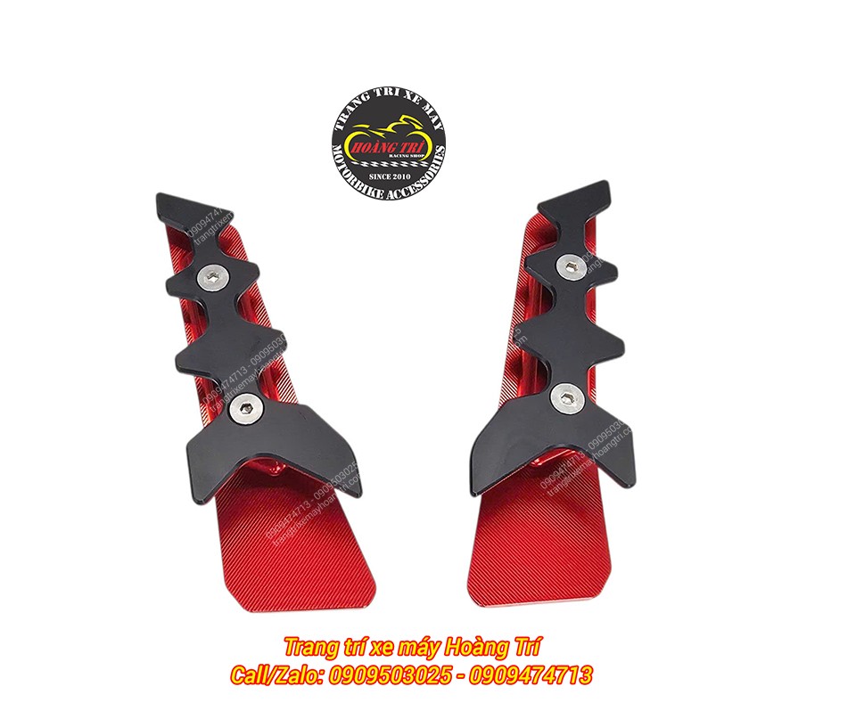 Góc nhìn phía sau cho thấy rõ thiết kế của gác chân NCL nhôm CNC ADV 150/160