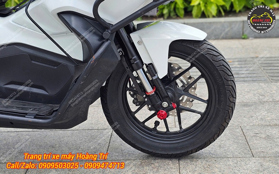 Góc nhìn từ phía bên phải giúp anh em dễ dàng chiêm ngưỡng dàn chân trước của ADV 150
