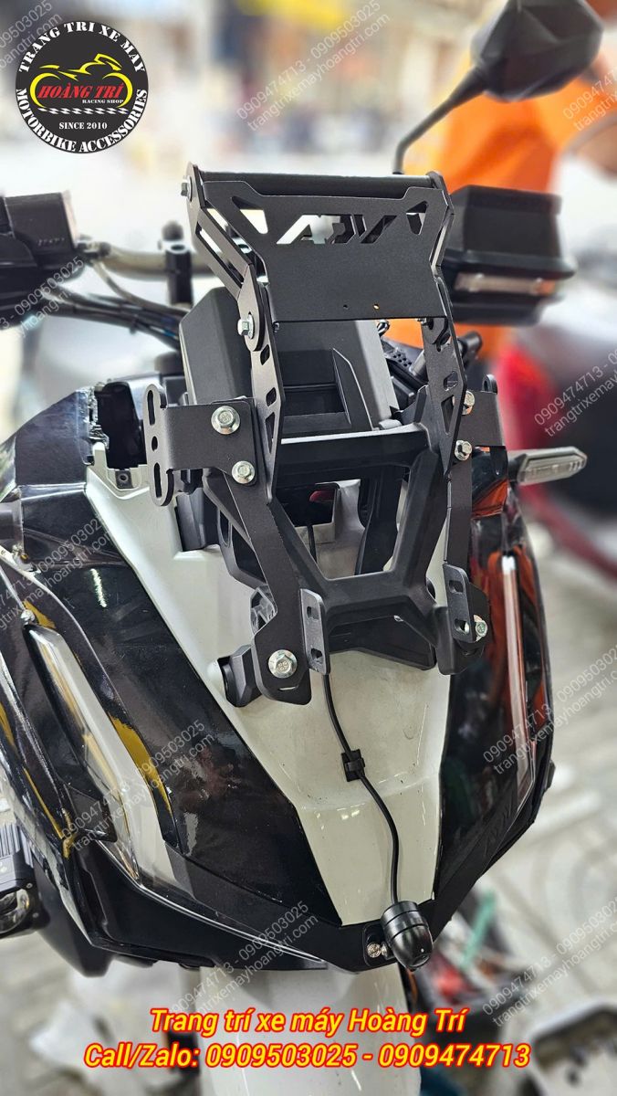 Xe ADV đang chuẩn bị được lắp thêm kính chắn gió để hoàn thiện tổng thể
