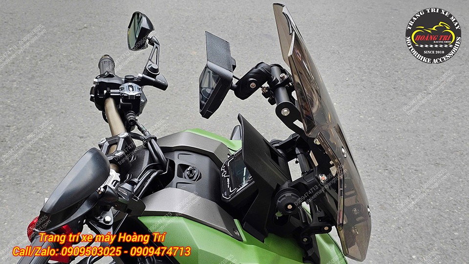 Thêm một chiếc ADV 160 nữa đã được trang bị thanh ngang GPS cùng màn hình camera hành trình
