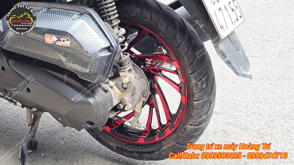 Bộ mâm Kuni CNC đỏ rực rỡ được trang bị cho Airblade, nổi bật đầy cuốn hút