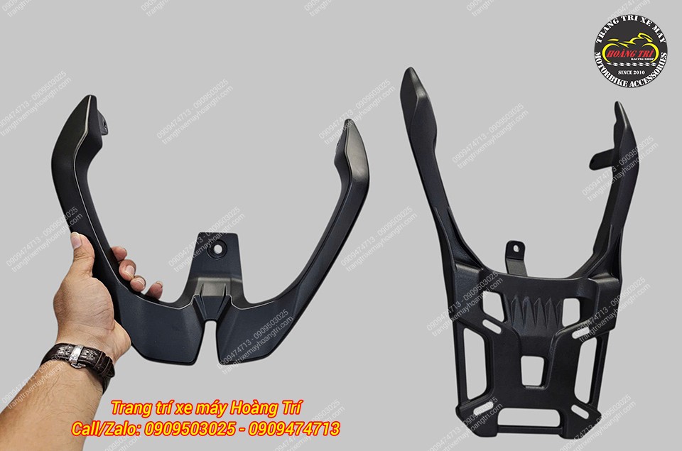 Cản sau nguyên bản của Aprilia SR GT 200 có kiểu dáng gọn nhẹ trong tay