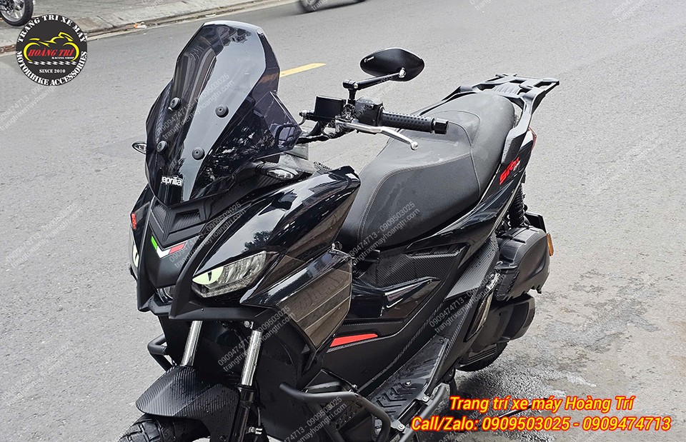 Chiếc baga sau nhôm đúc mang lại nét nổi bật mới mẻ cho tổng thể xe