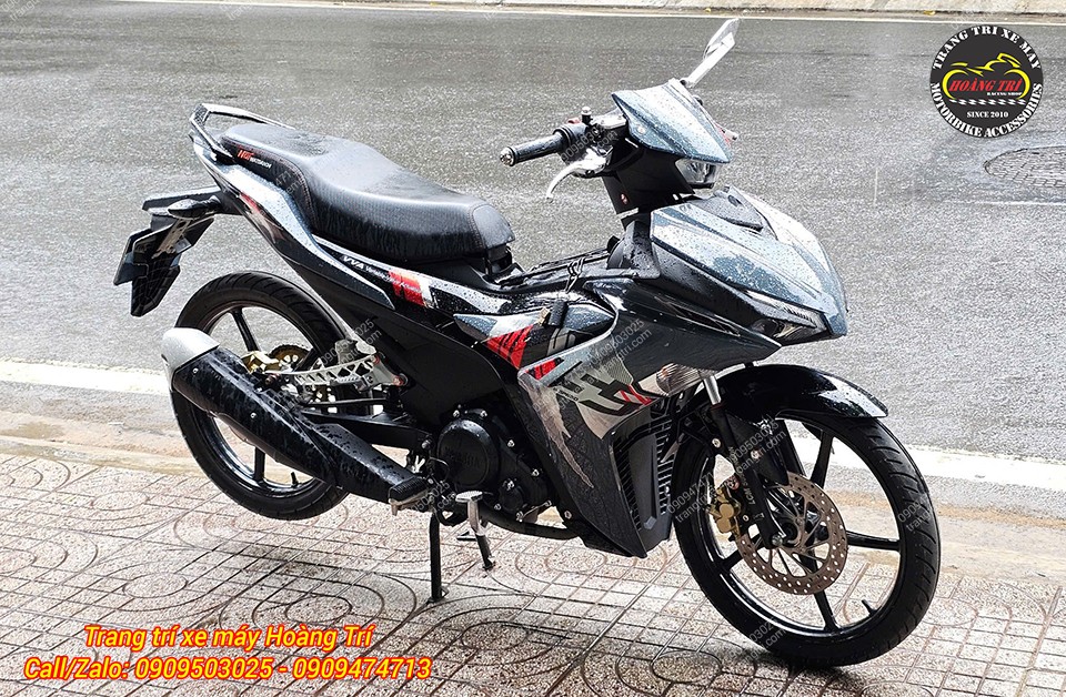 Đừng bỏ qua bộ tem thiết kế riêng nếu muốn tạo điểm nhấn riêng biệt cho xe