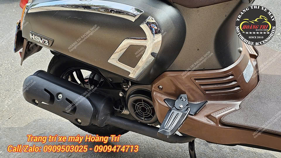 Việc lắp đặt gác chân được thực hiện ngay tại vị trí gác chân zin