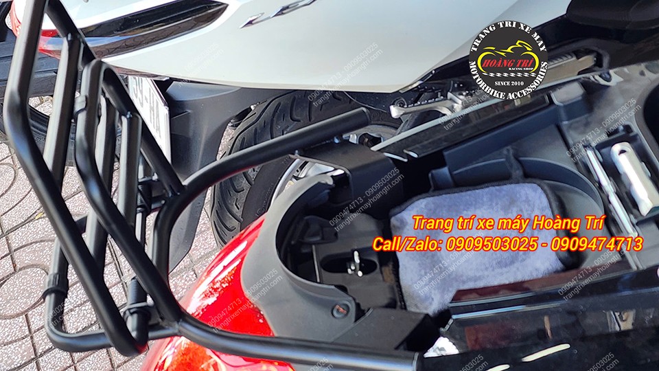 Chi tiết baga sau HT dành cho xe Janus – Lắp đặt vừa khít với các điểm bắt ốc zin
