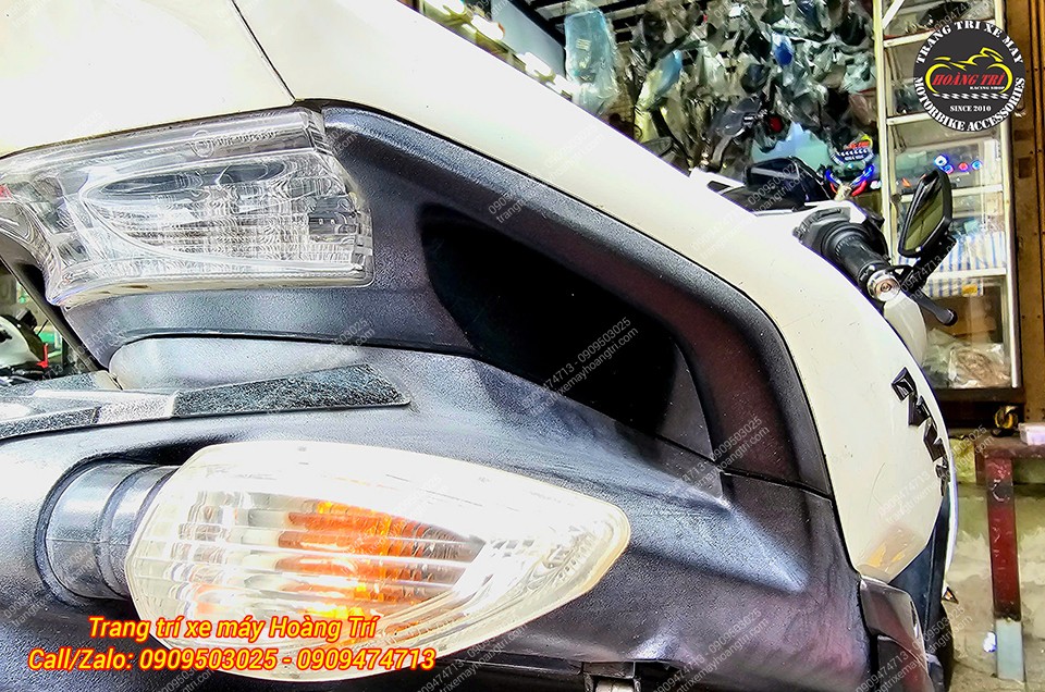 Khu vực này ban đầu khá đơn điệu với tông đen chủ đạo, thiếu điểm nhấn