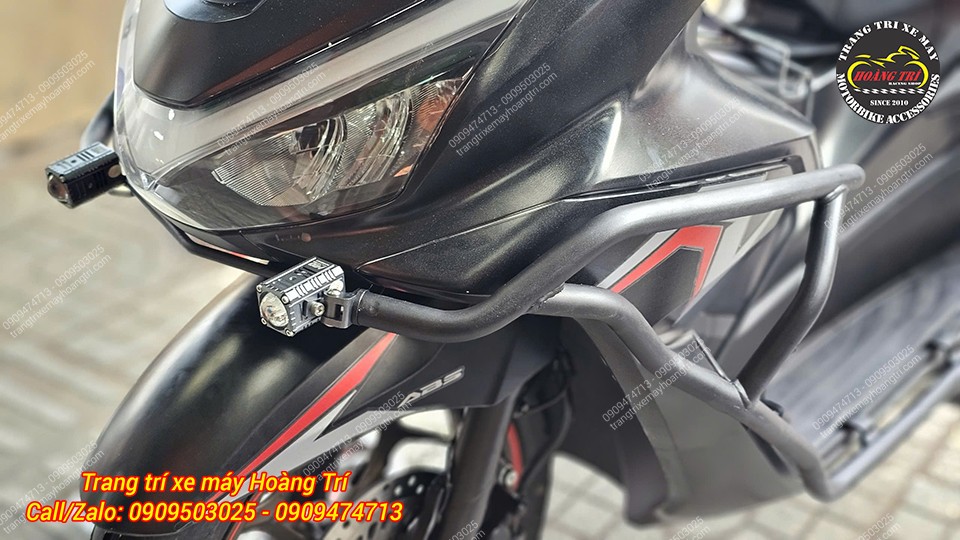 Khung chống đổ dành cho PCX 160 2025 được kết hợp cùng đèn trợ sáng nâng cao tiện ích