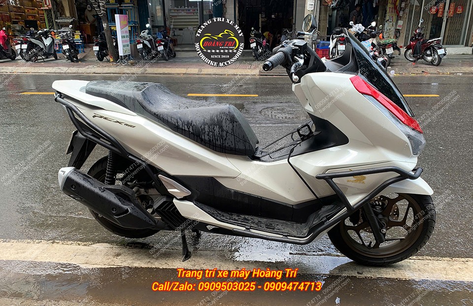 Để hiệu quả hơn, bạn nên lắp thêm bộ khung chống đổ phía trước HTR cho PCX 160 2025